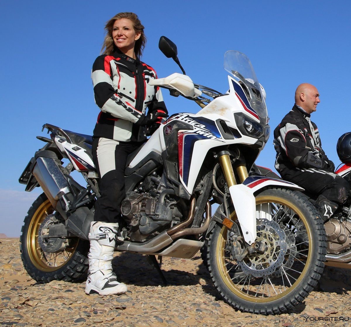 Honda Africa Twin 1000 с пассажиром