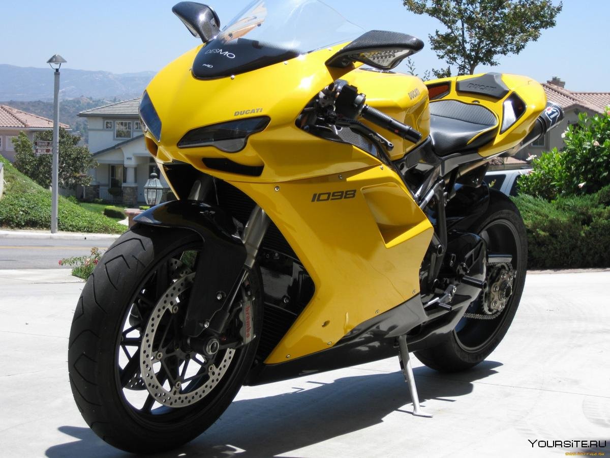 Мотоцикл Ducati 1098 желтый