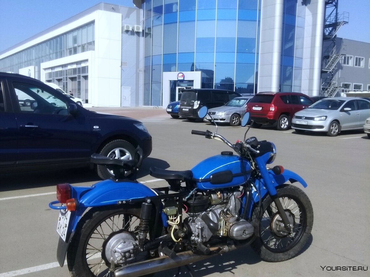 Мотоцикл Урал синий 1990
