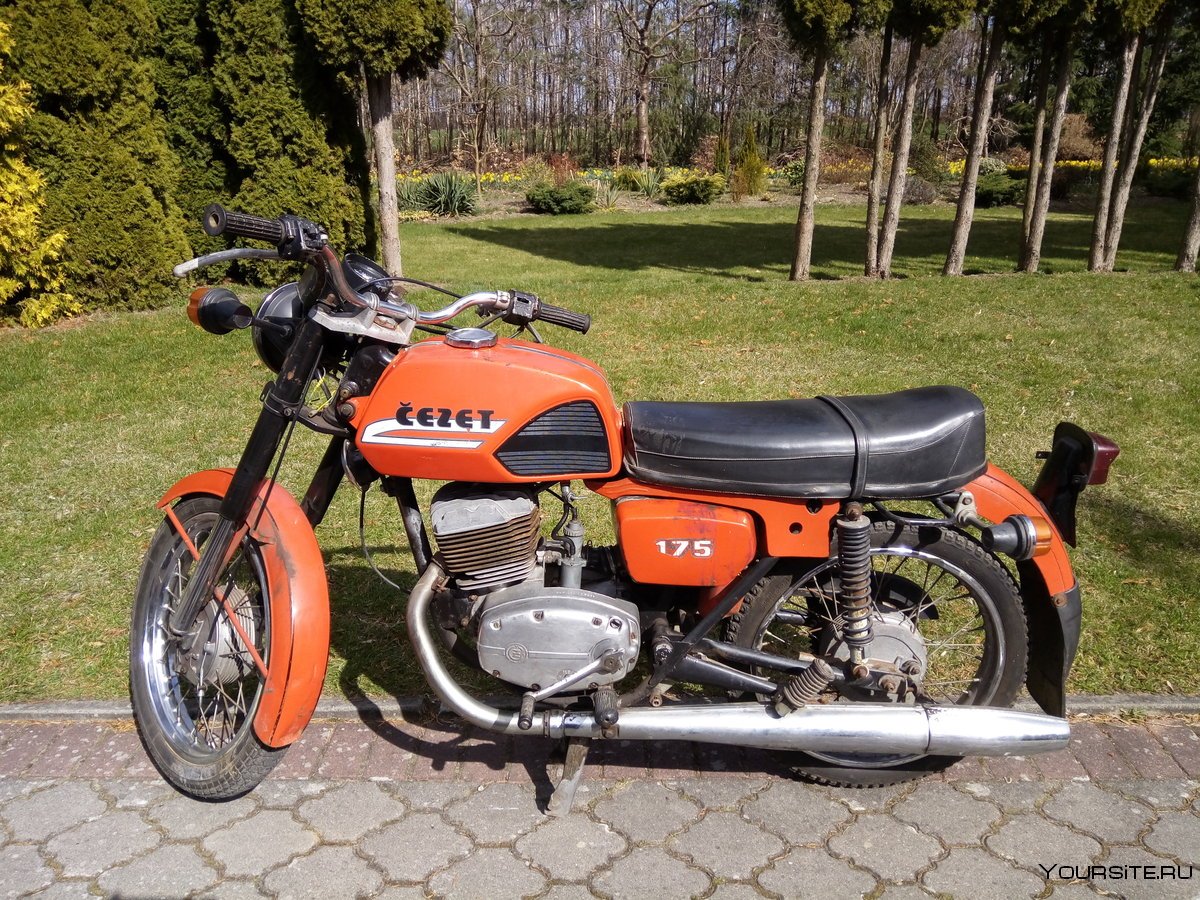 Мотоцикл Ява 850