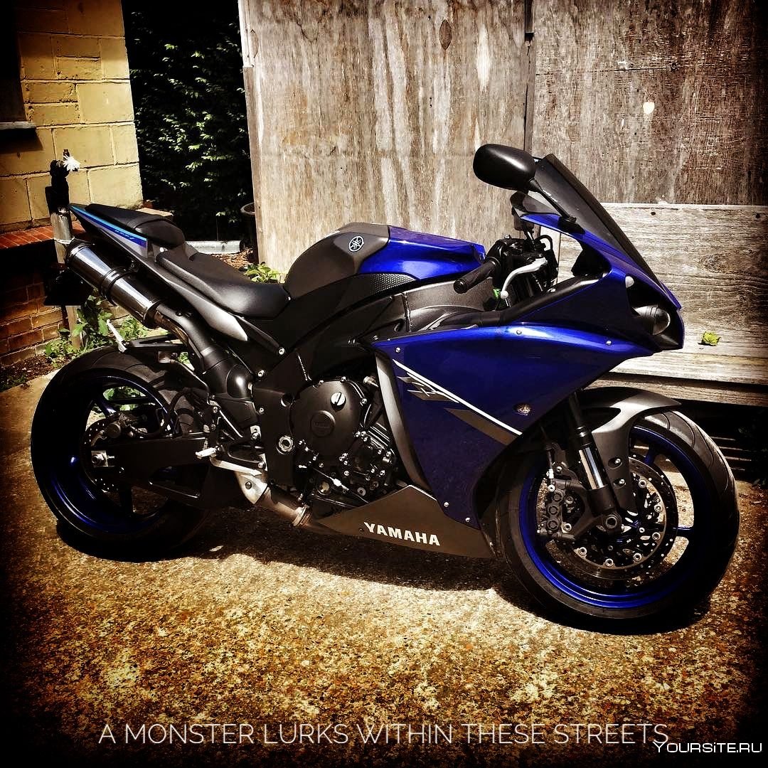 Мотоцикл Ямаха r1 синий