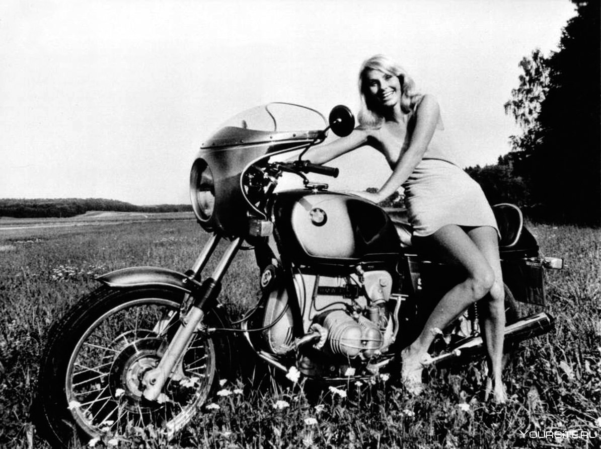 Советские мотоциклы и девушки