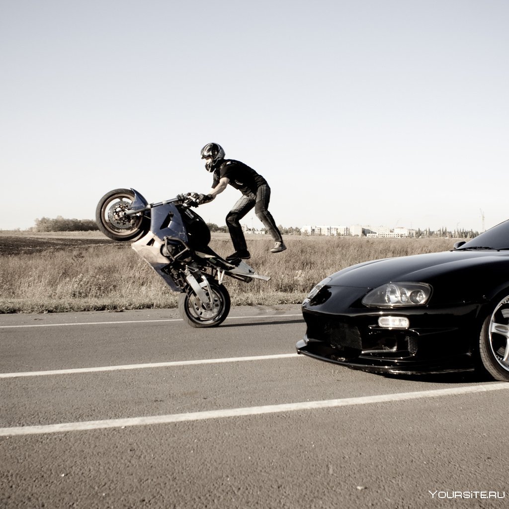 Автомобиль и мотоцикл