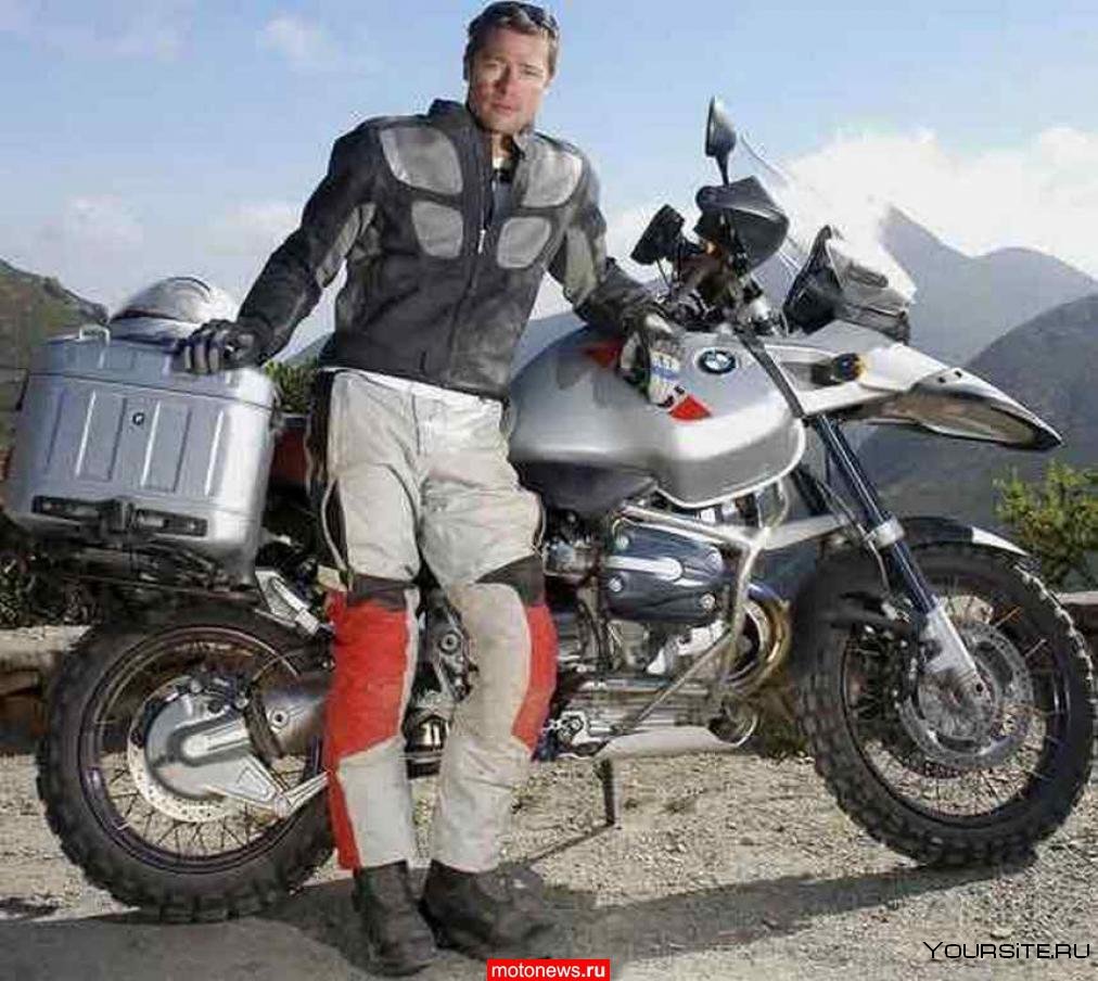Брэд Питт и его мотоцикл Урал