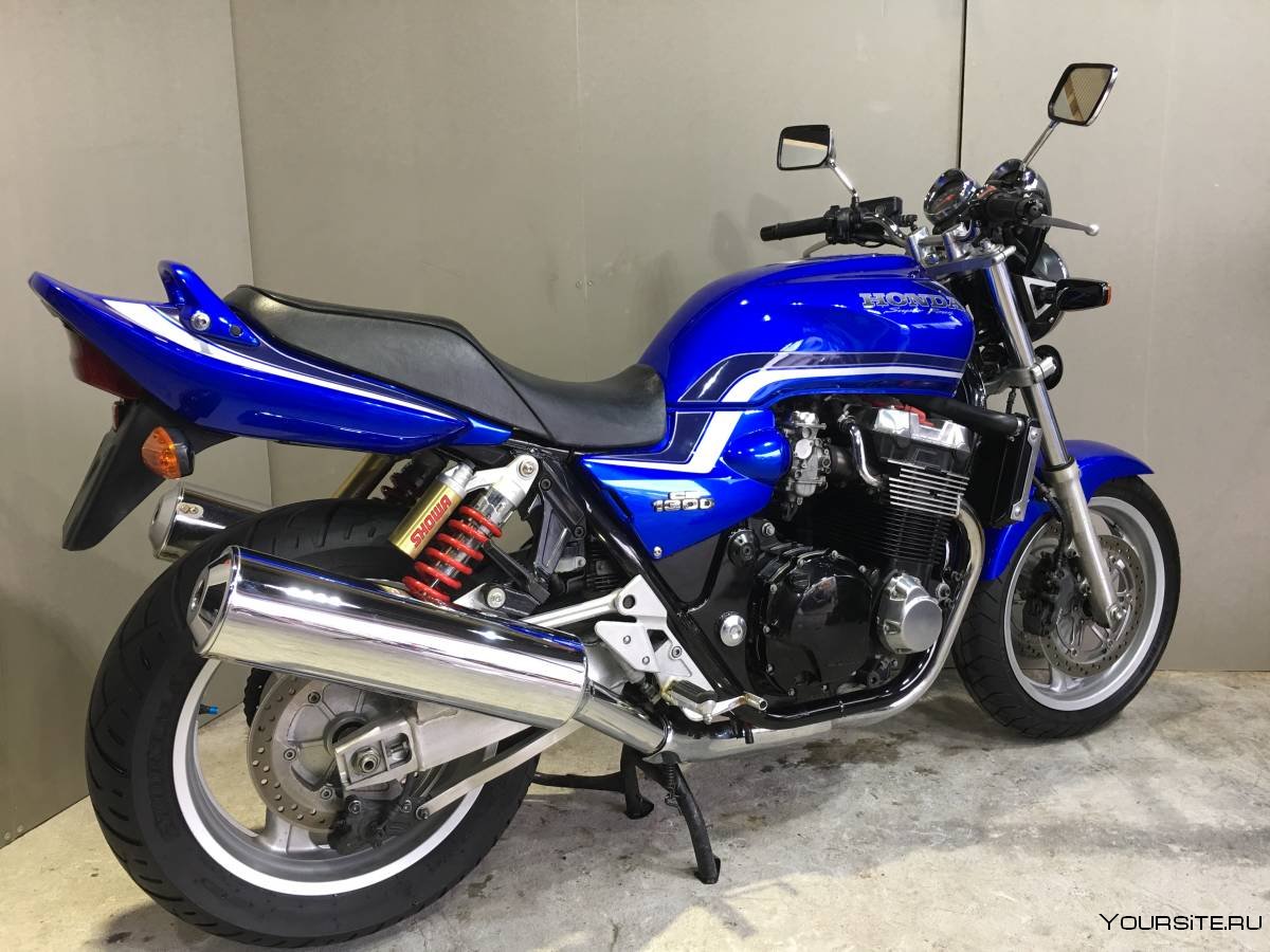 Мотоцикл Honda cb400 сине белая
