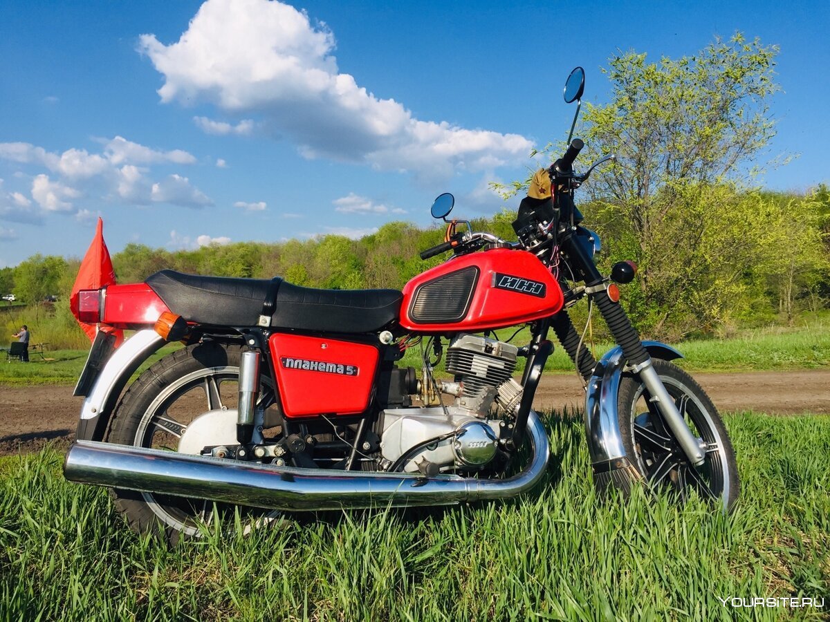 Мопед в стиле ретро Вега