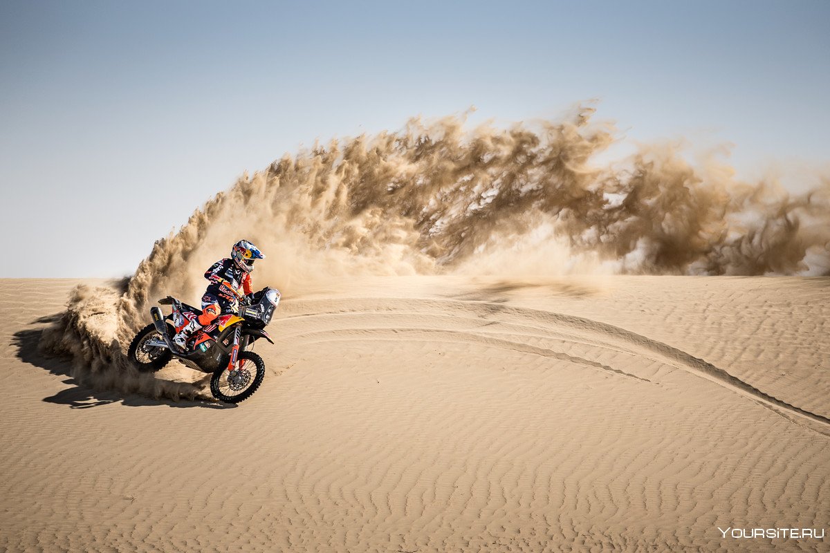 Мотоцикл в пустыне