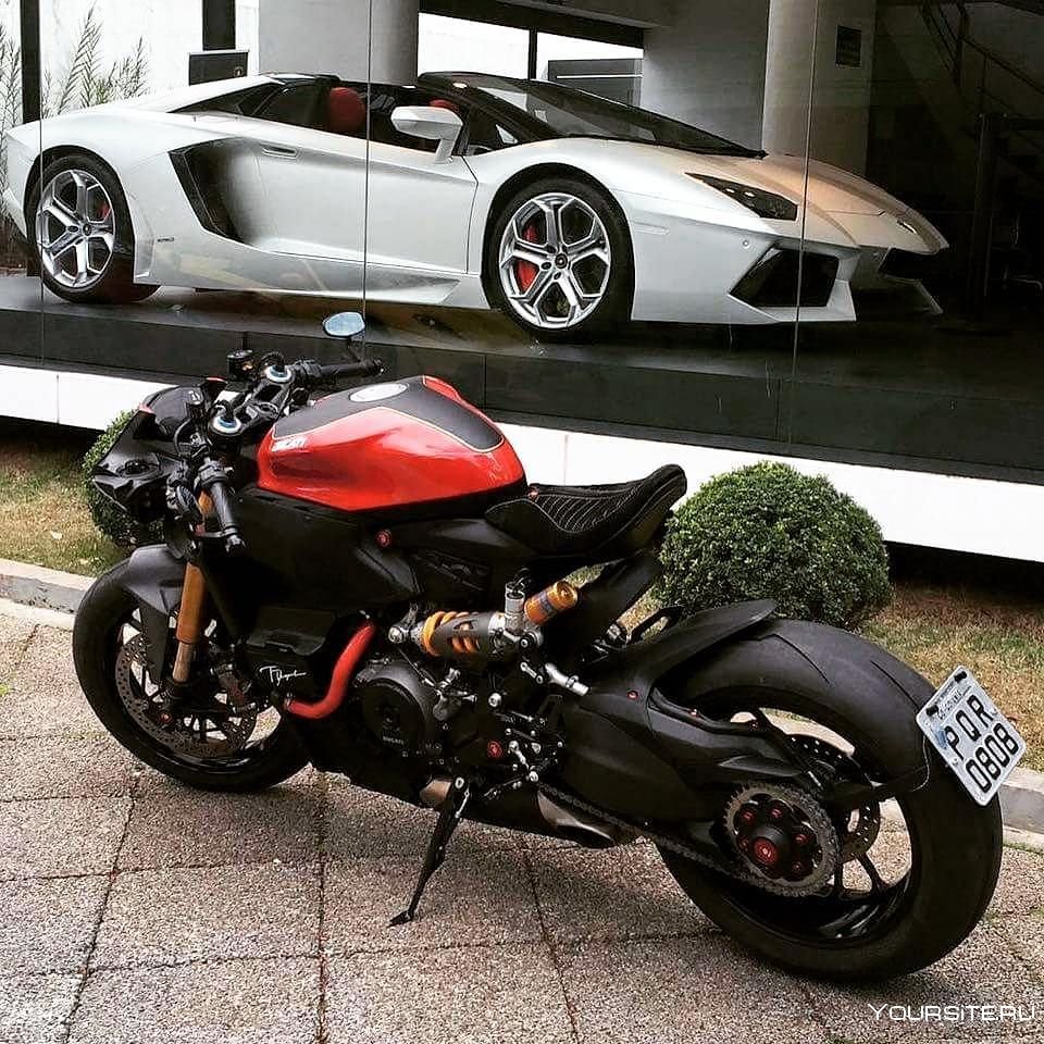 Мотоцикл Ducati Ferrari