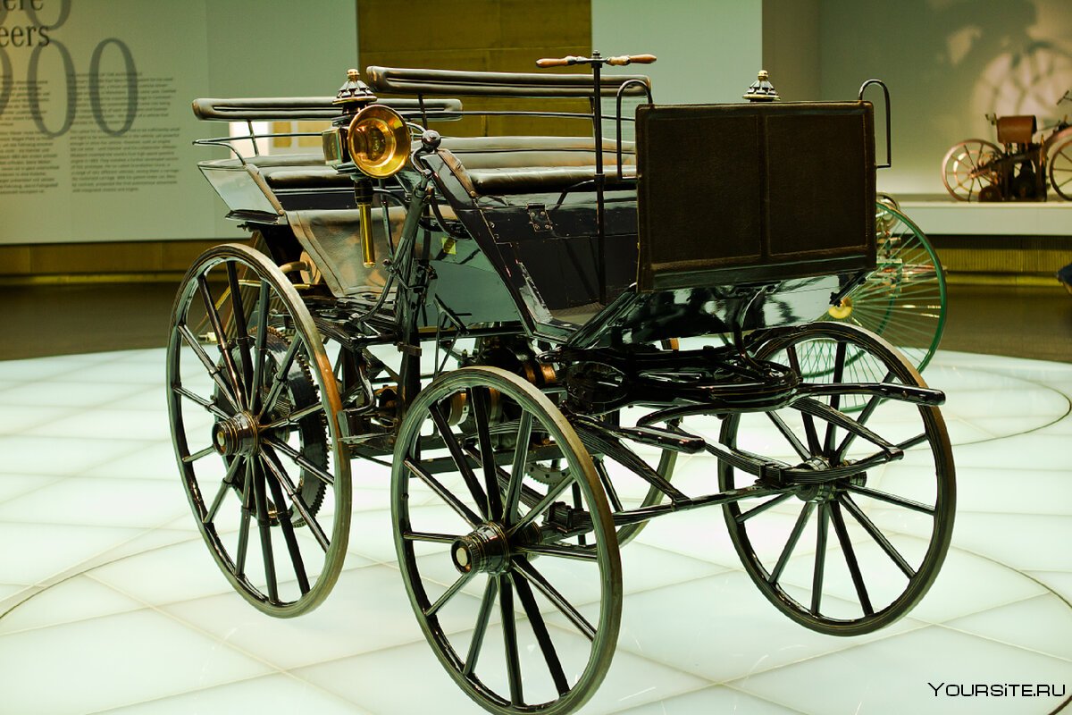 Автомобиль Даймлера 1886г