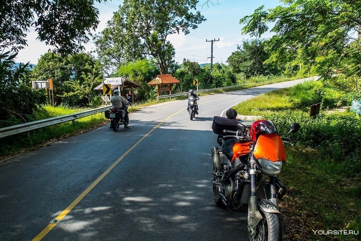 Движение мотоциклов на Бали