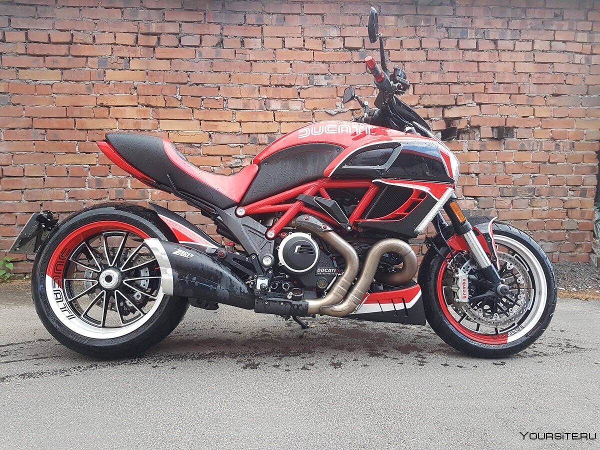 Мотоцикл Ducati Monster 1200 s