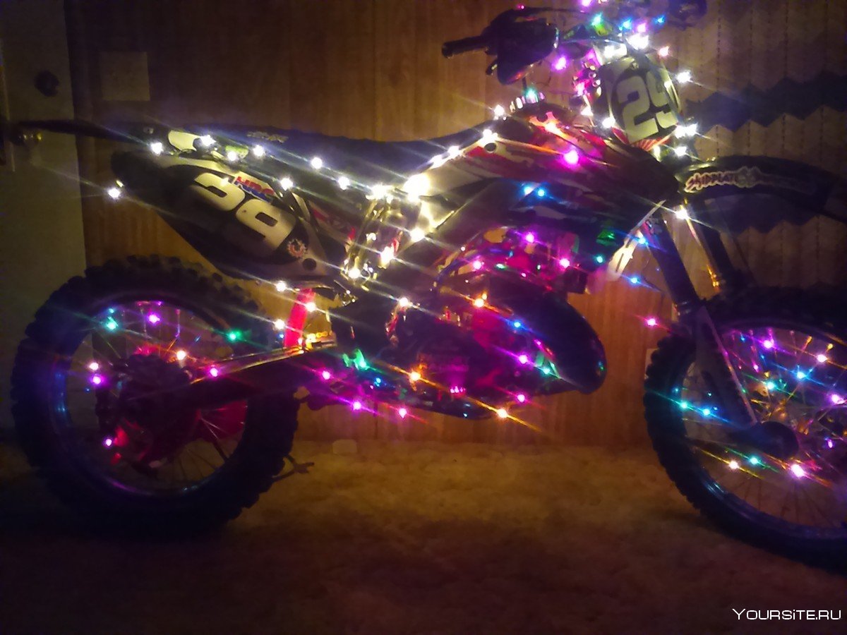 Мотоцикл новогодний декор