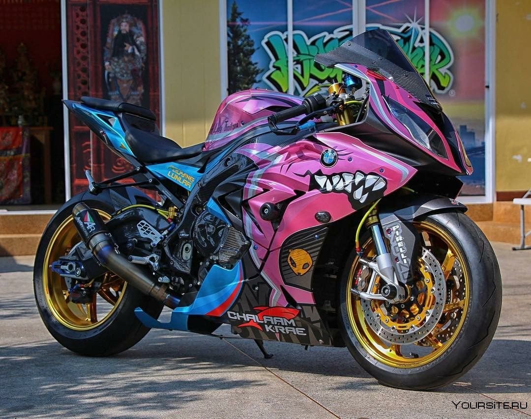 Разноцветный мотоцикл