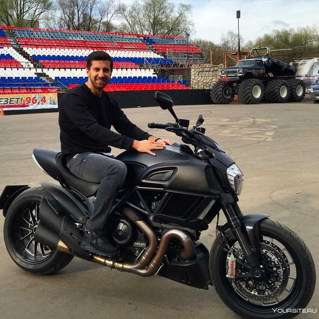 Мотоцикл Амирана Сардарова Ducati Diavel