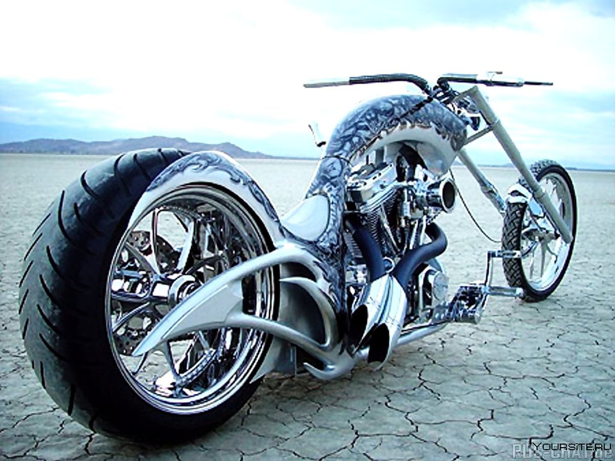 Хромовый мотоцикл