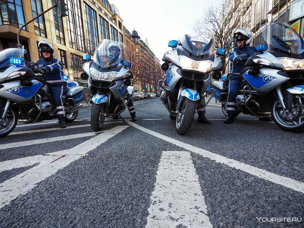 Полицейские мотоциклы мира