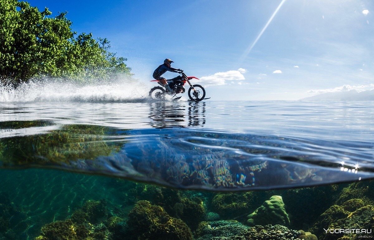 Мотоцикл по воде