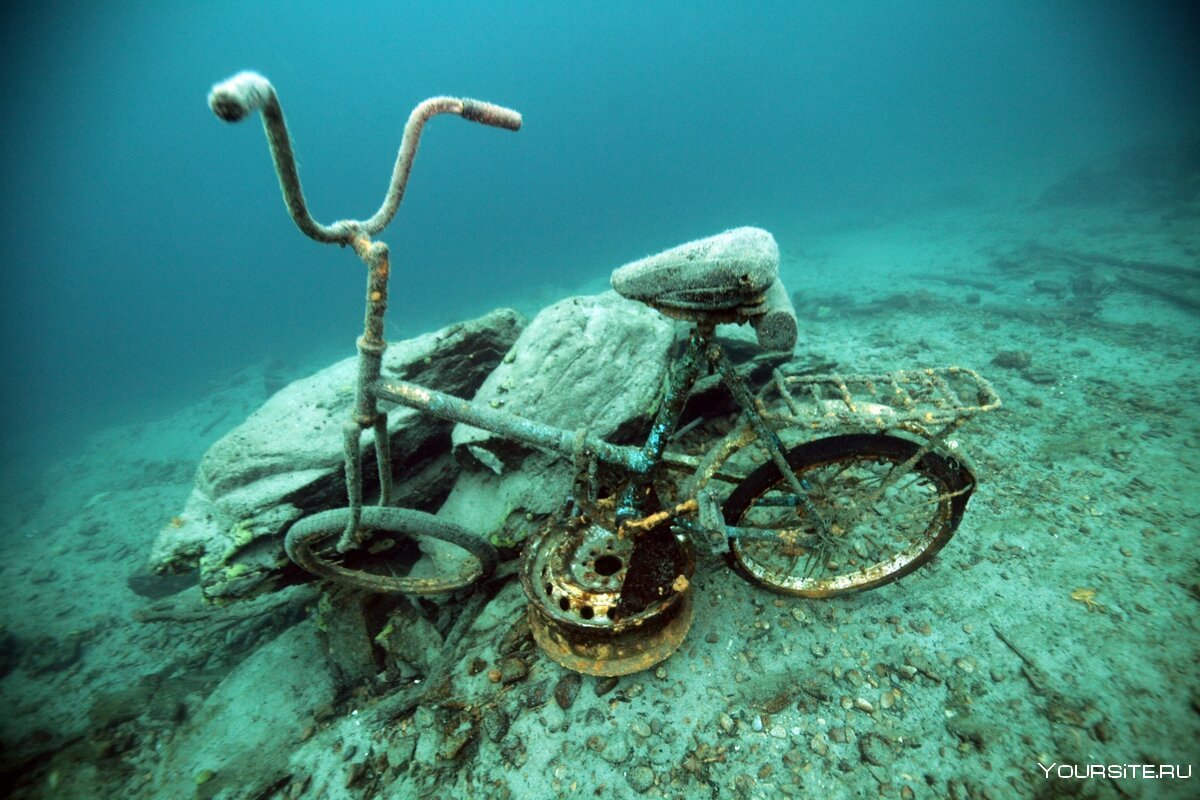 Кроссовый мотоцикл по воде