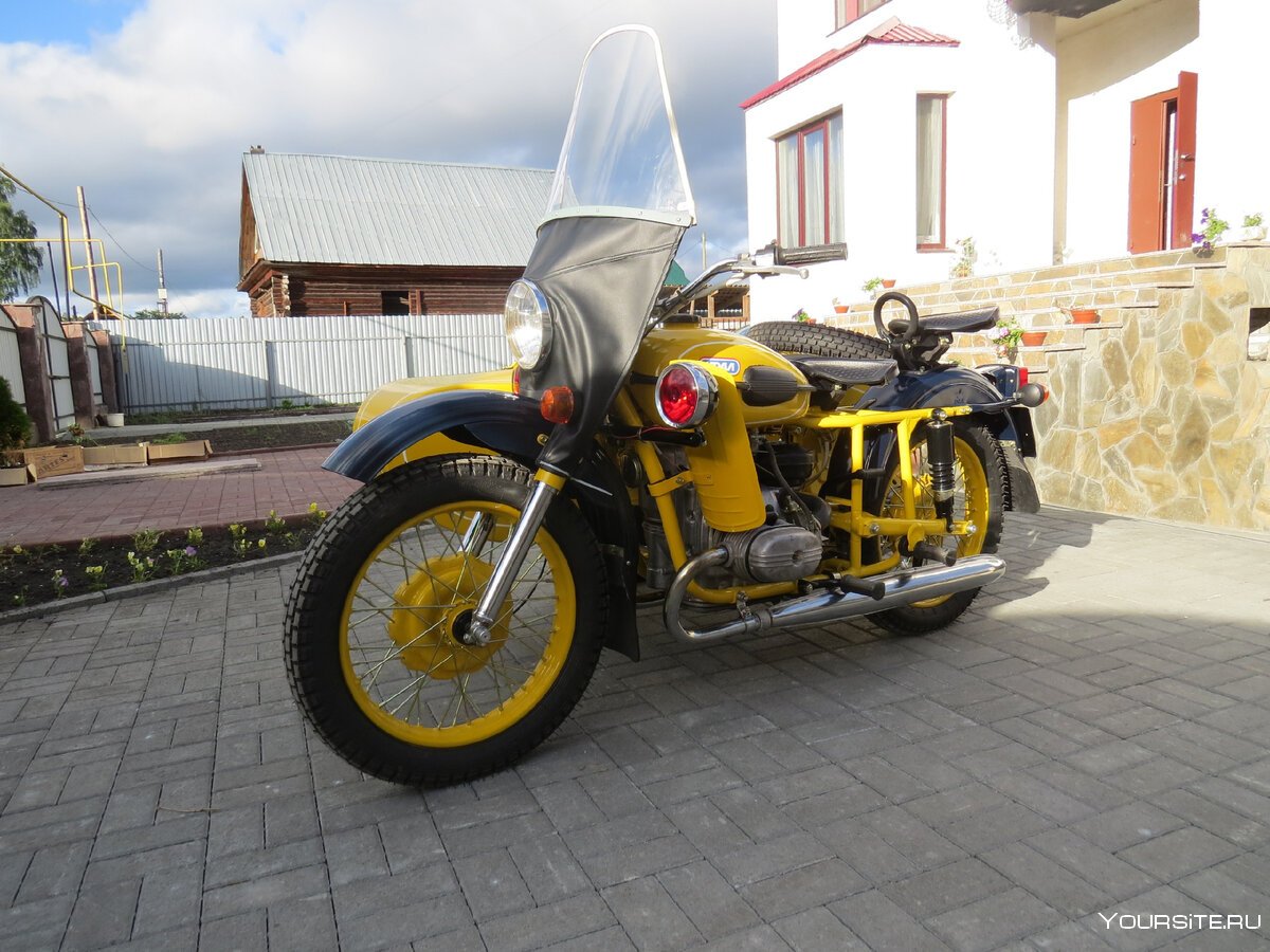 Мотоцикл Урал с ветровиком