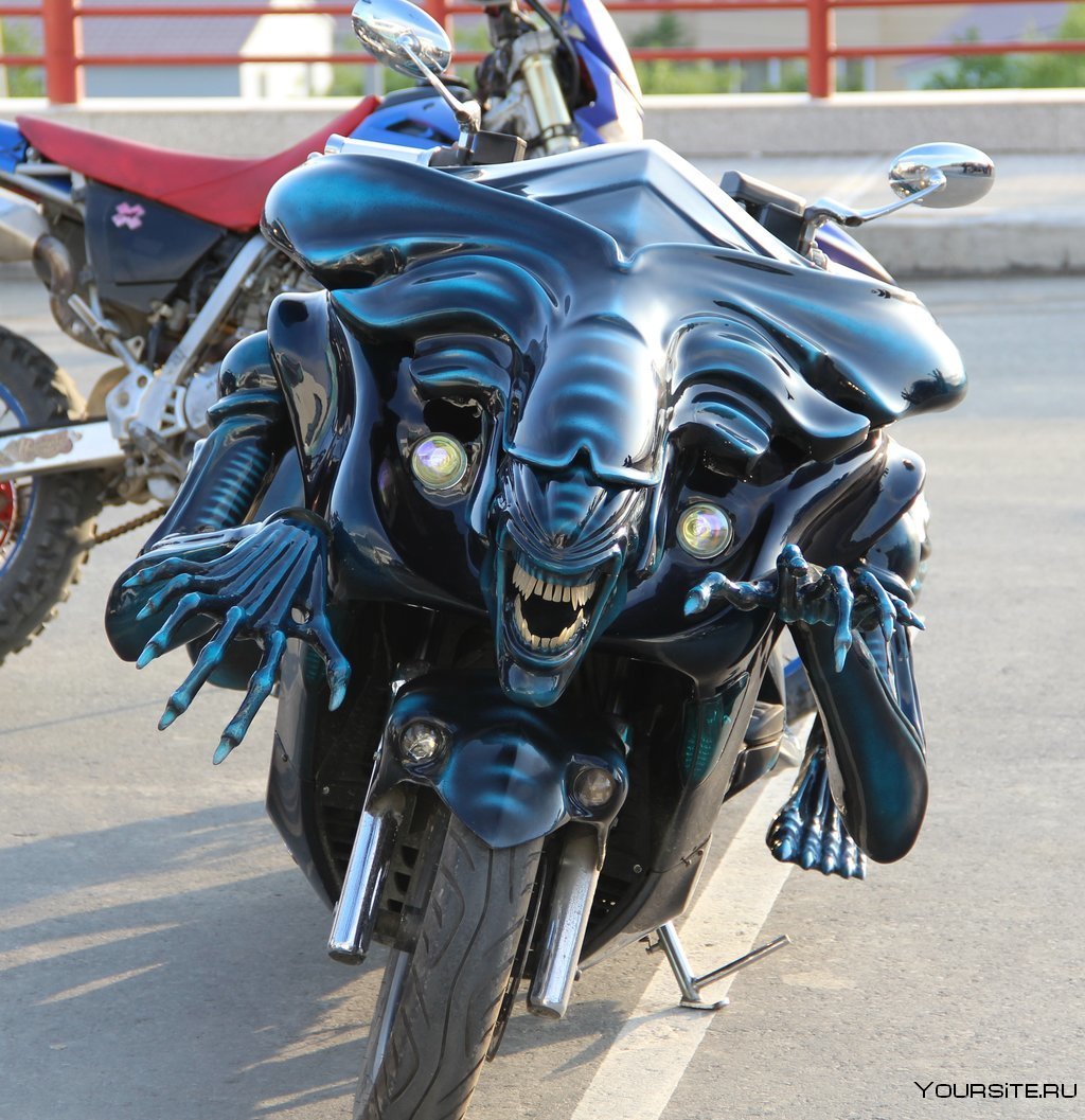 Мотоцикл в стиле хищника