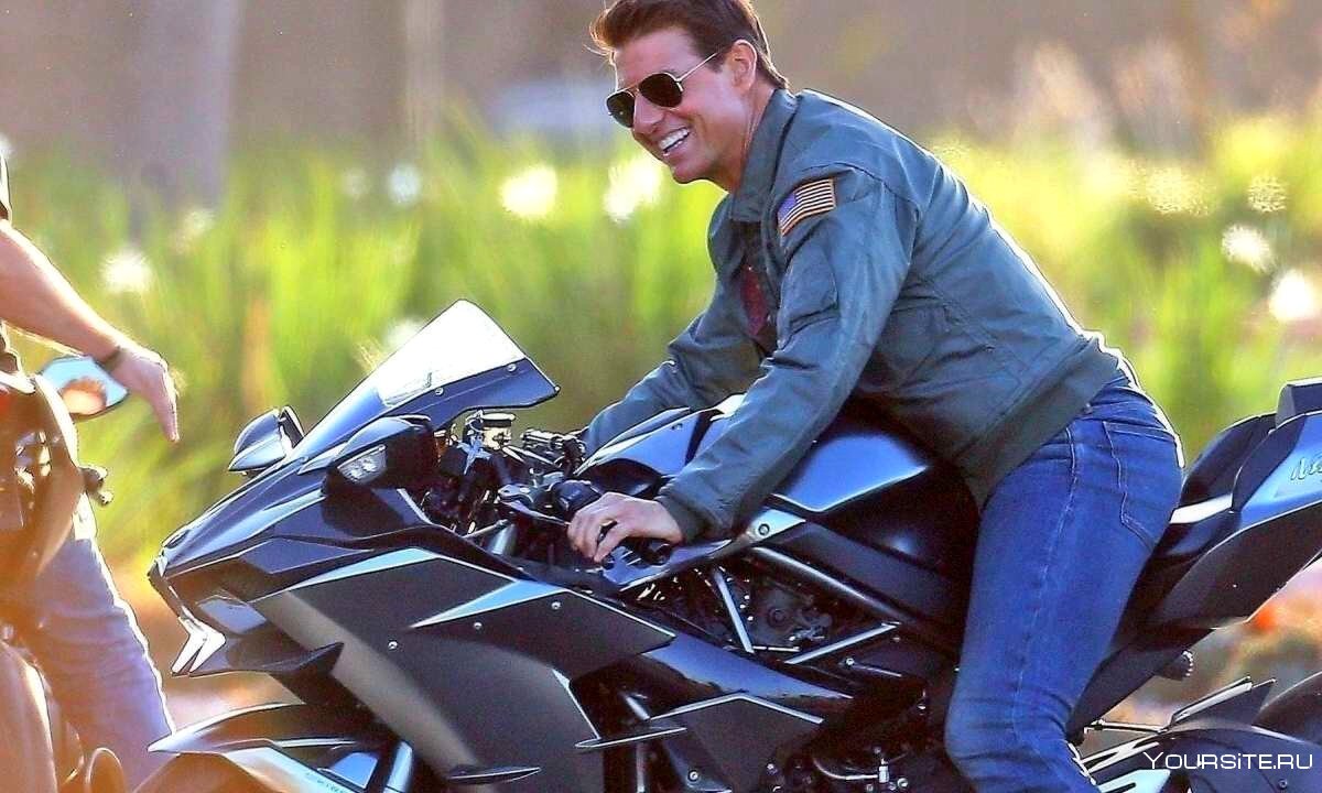 Том Круз на мотоцикле миссия невыполнима 6