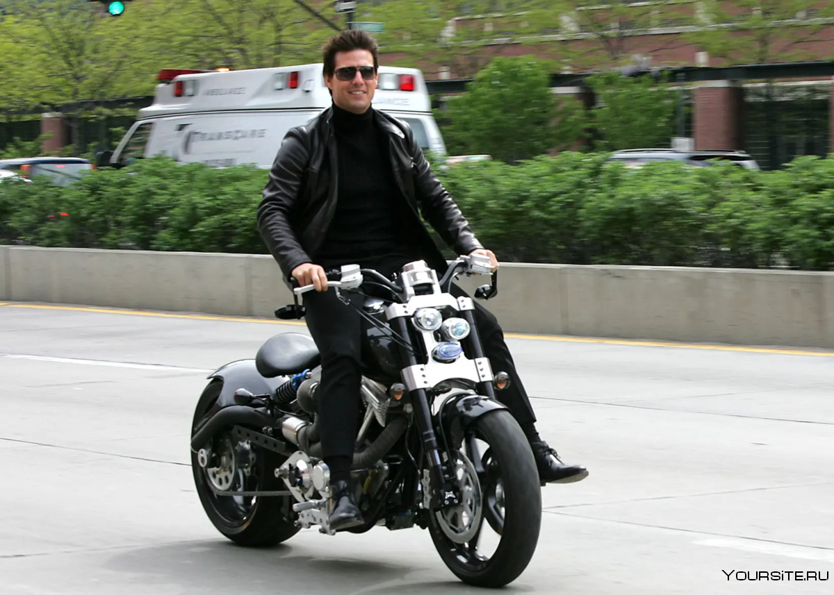 BMW R Nine t с Tom Cruise