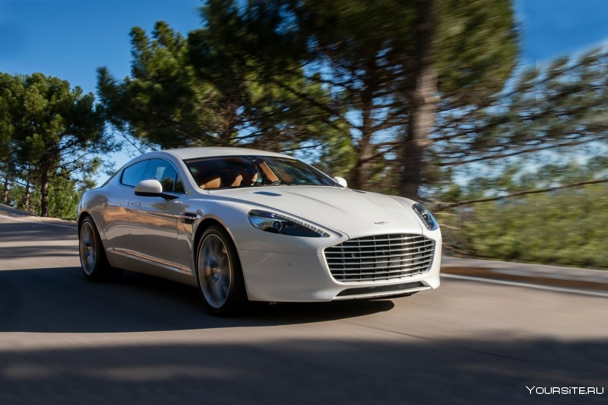 Машина Aston Martin rapide