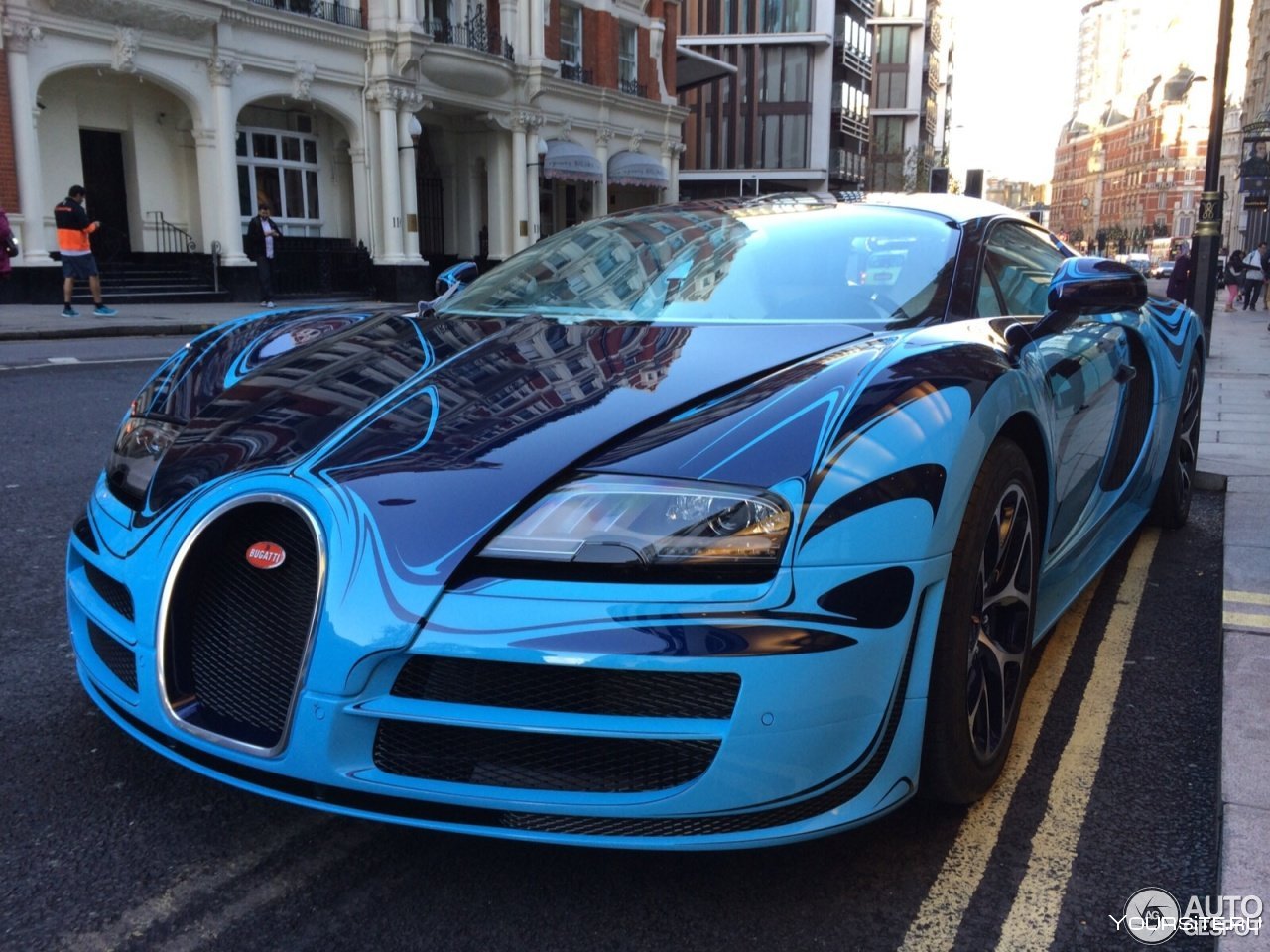 Bugatti Veyron 16.4 super Sport синий