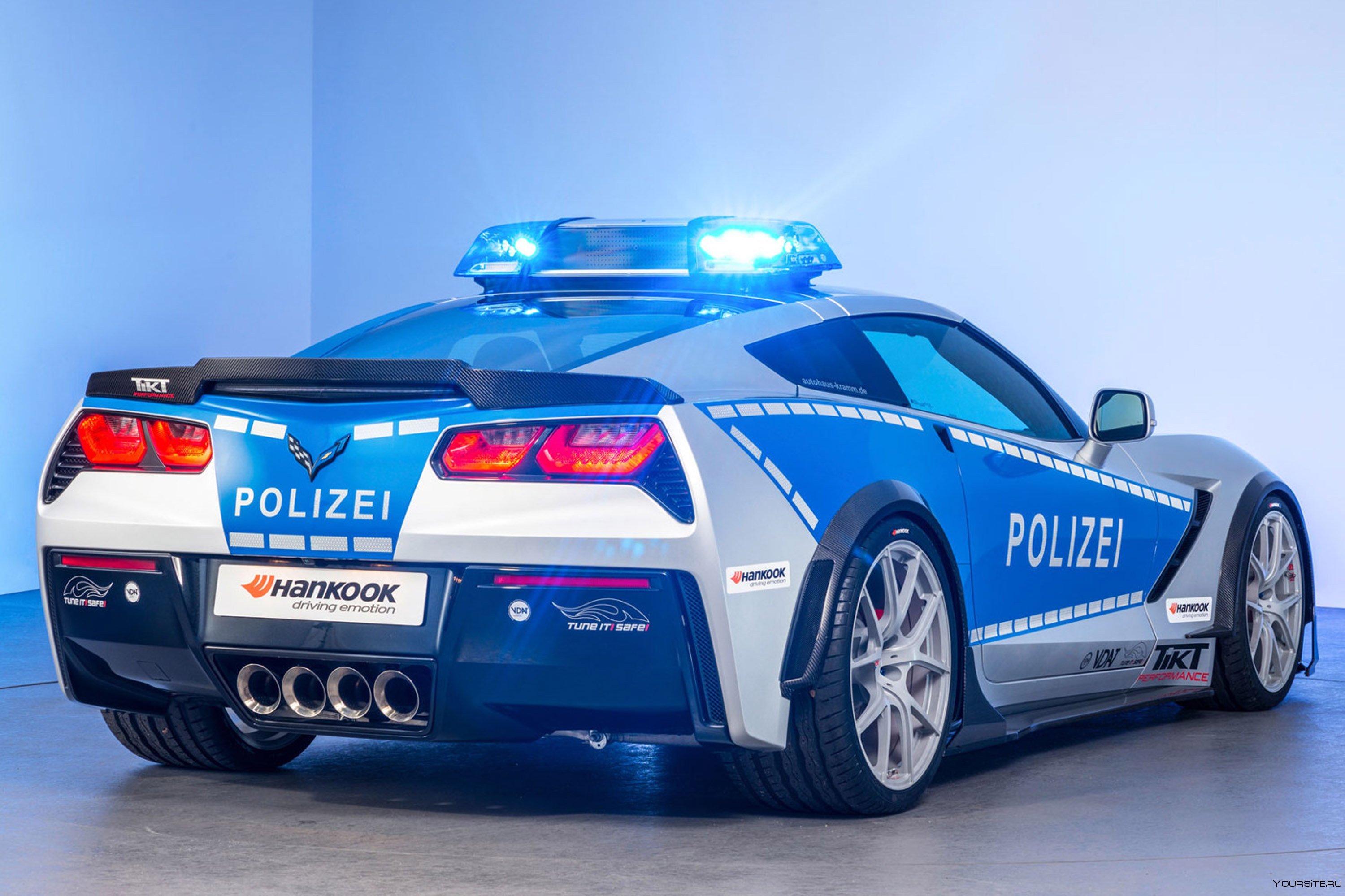 Синяя полицейская машина. Полицейский Chevrolet Corvette. Chevrolet Corvette Police 2015. Chevrolet Corvette c7 Police. Chevrolet Corvette Police Interceptor.