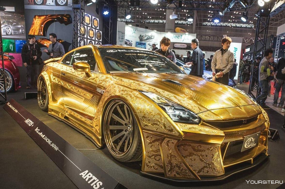 Золотой Nissan 350z