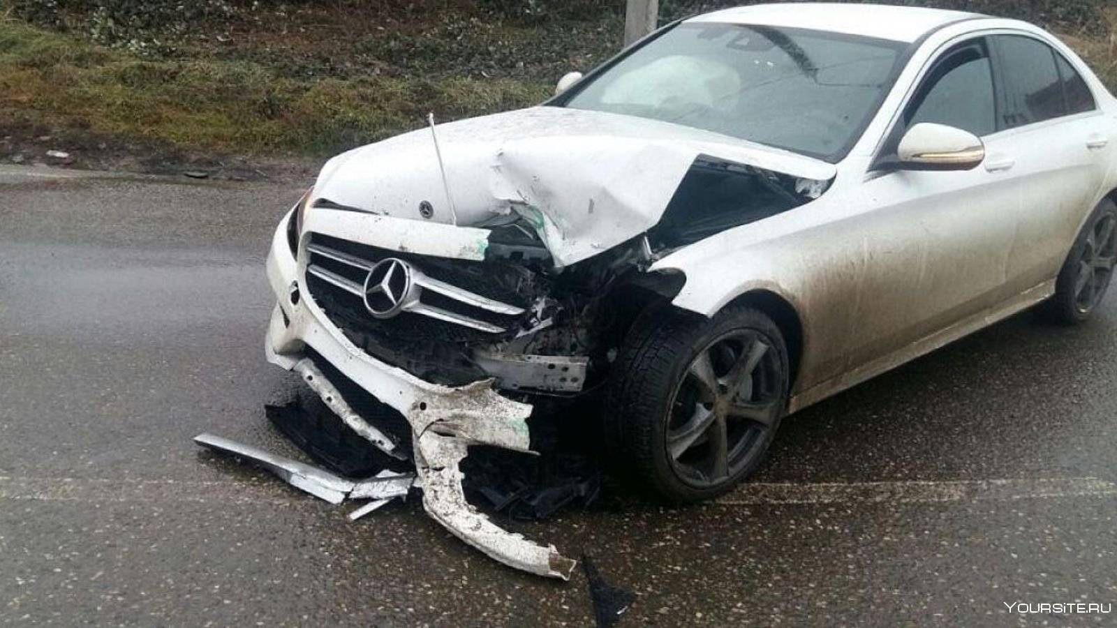 Mercedes w213 разбит