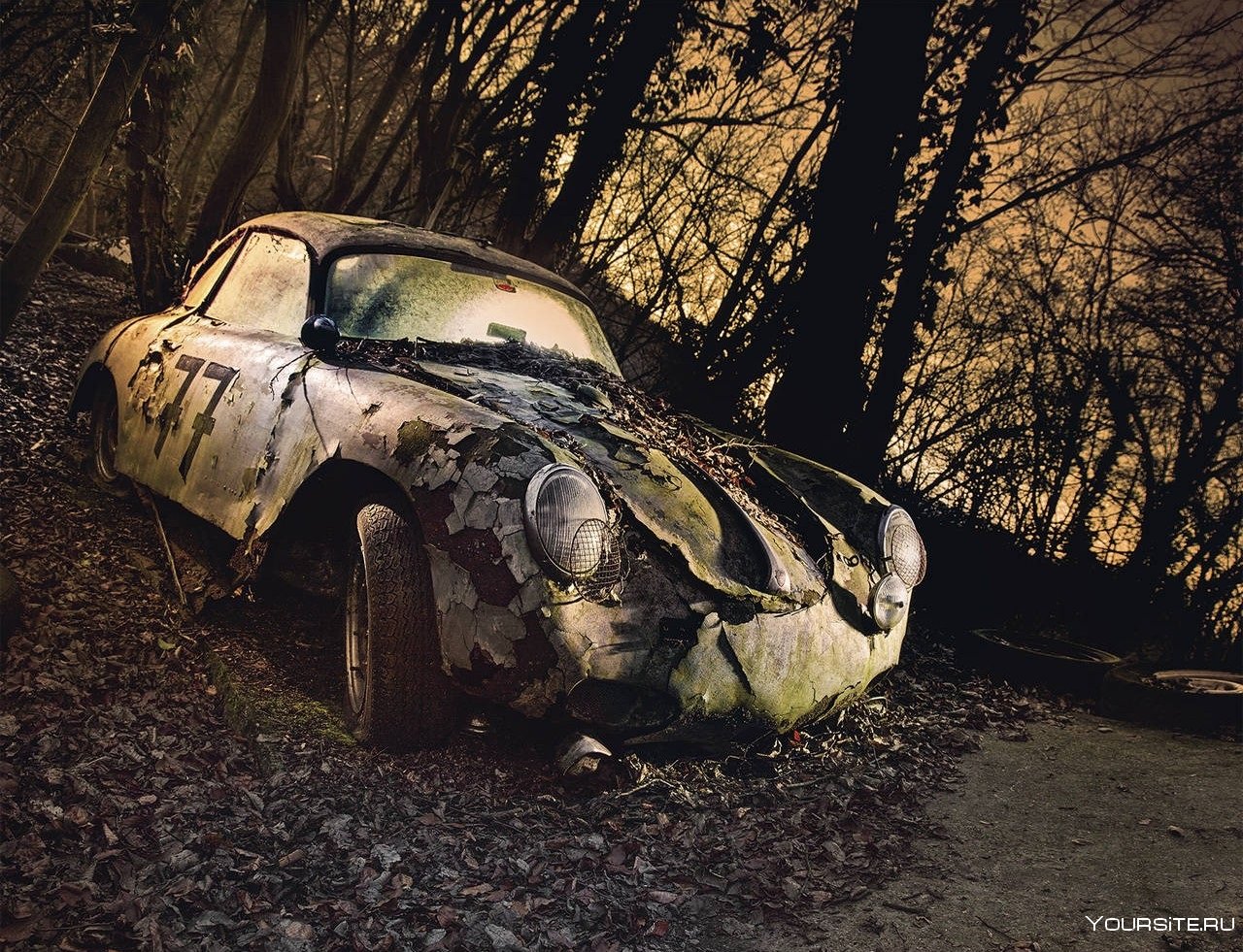 Брошенный мир машина. Porsche 356 1950. Старые заброшенные автомобили. Разрушенная машина. Заброшенные машины в лесу.