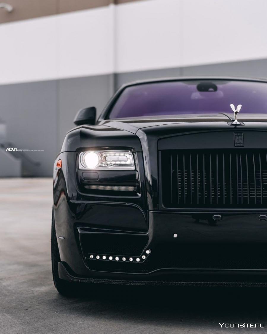 Машина Rolls Royce Ghost
