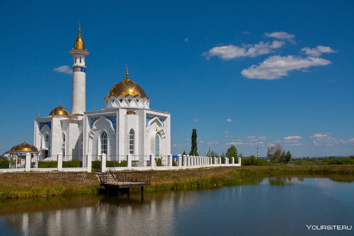 Башкирский памятник Мустаю Кариму