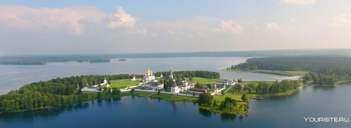Иверский монастырь на Валдае на озере Валдай
