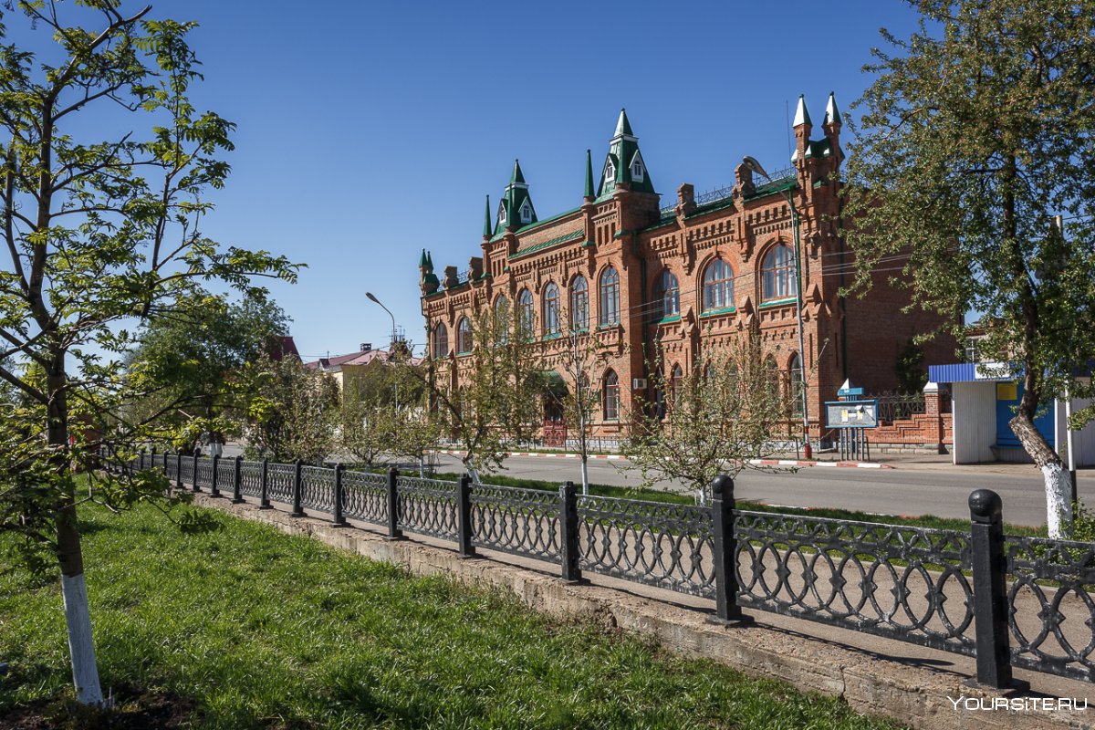 Памятник Елизаветинские ворота в Оренбурге