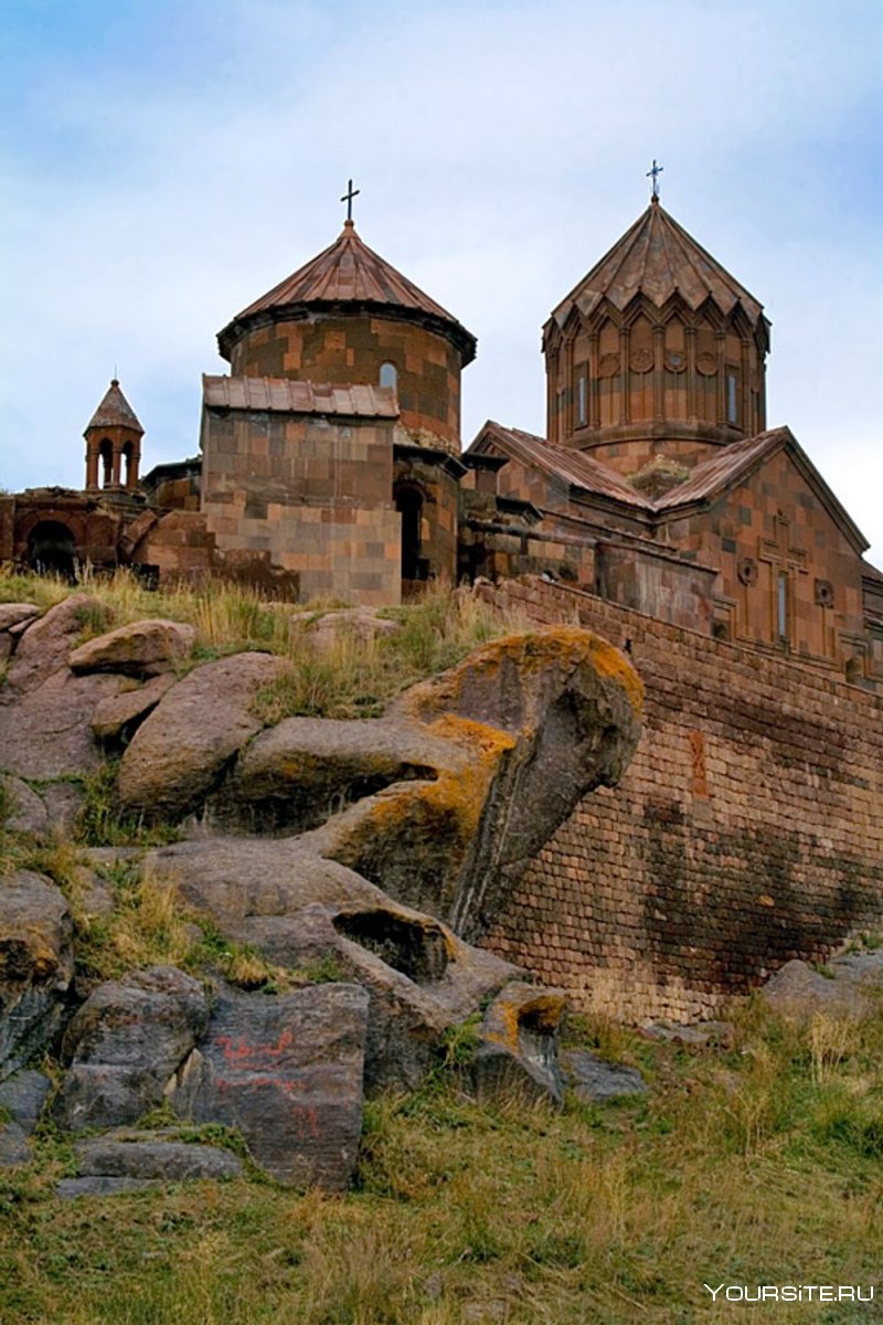 Дилижан Армения древний храм