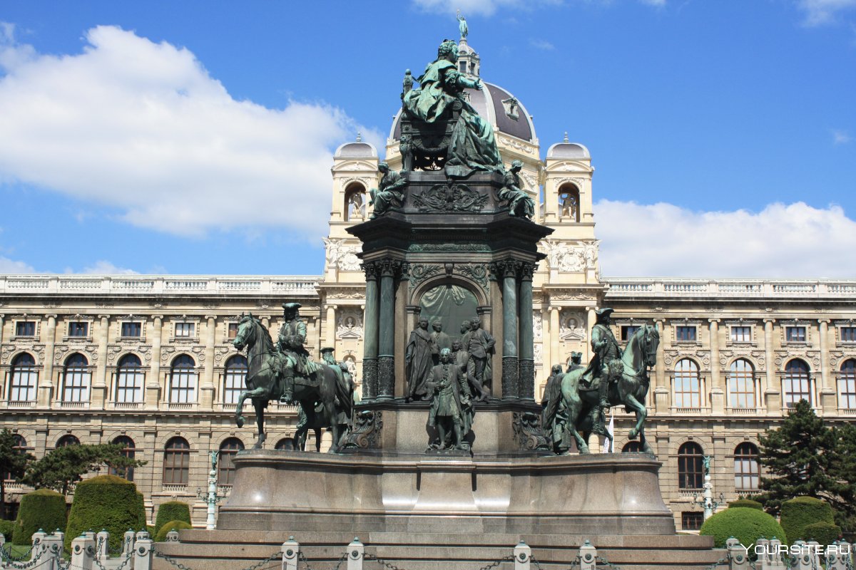 Вена памятник монархии