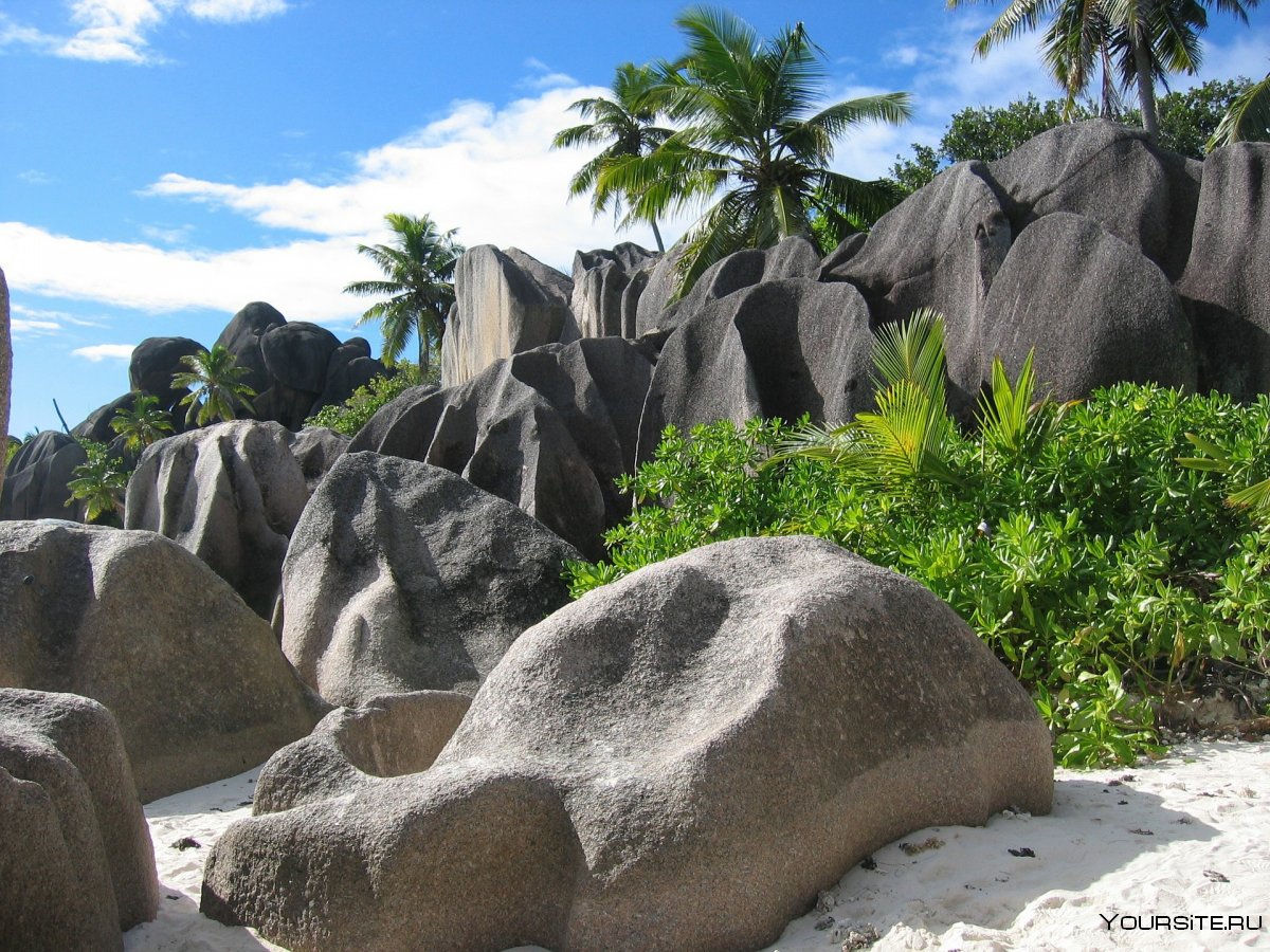 Сейшельские острова камни