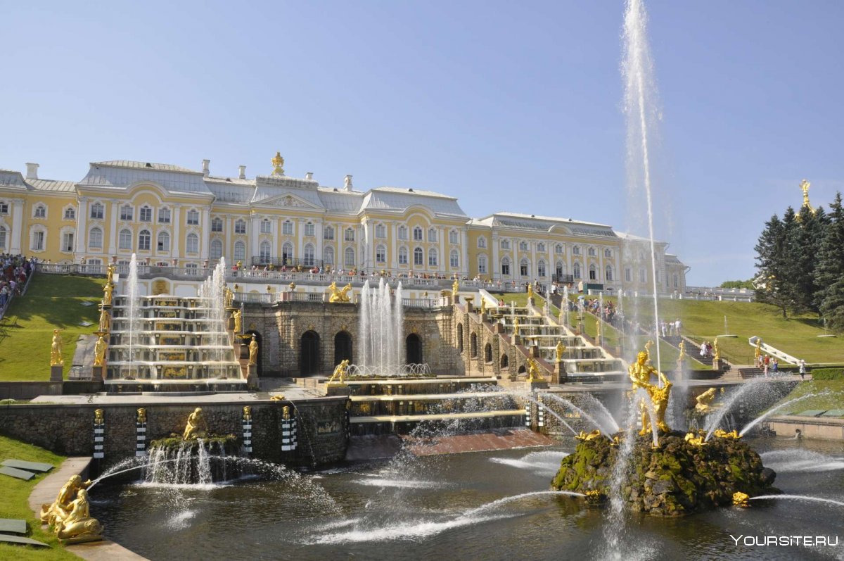Большой дворец и большой Каскад в Петергофе