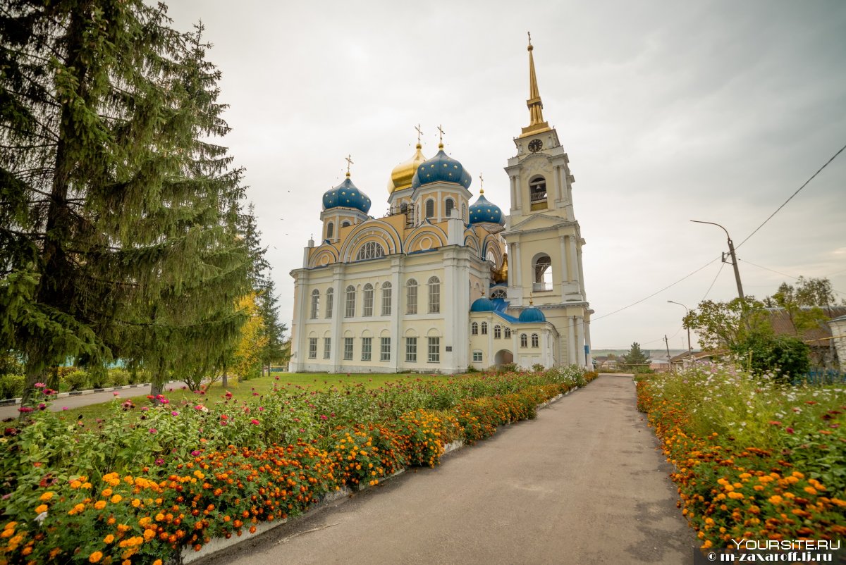 Храм Рождества Христова в Болхове Орловской области