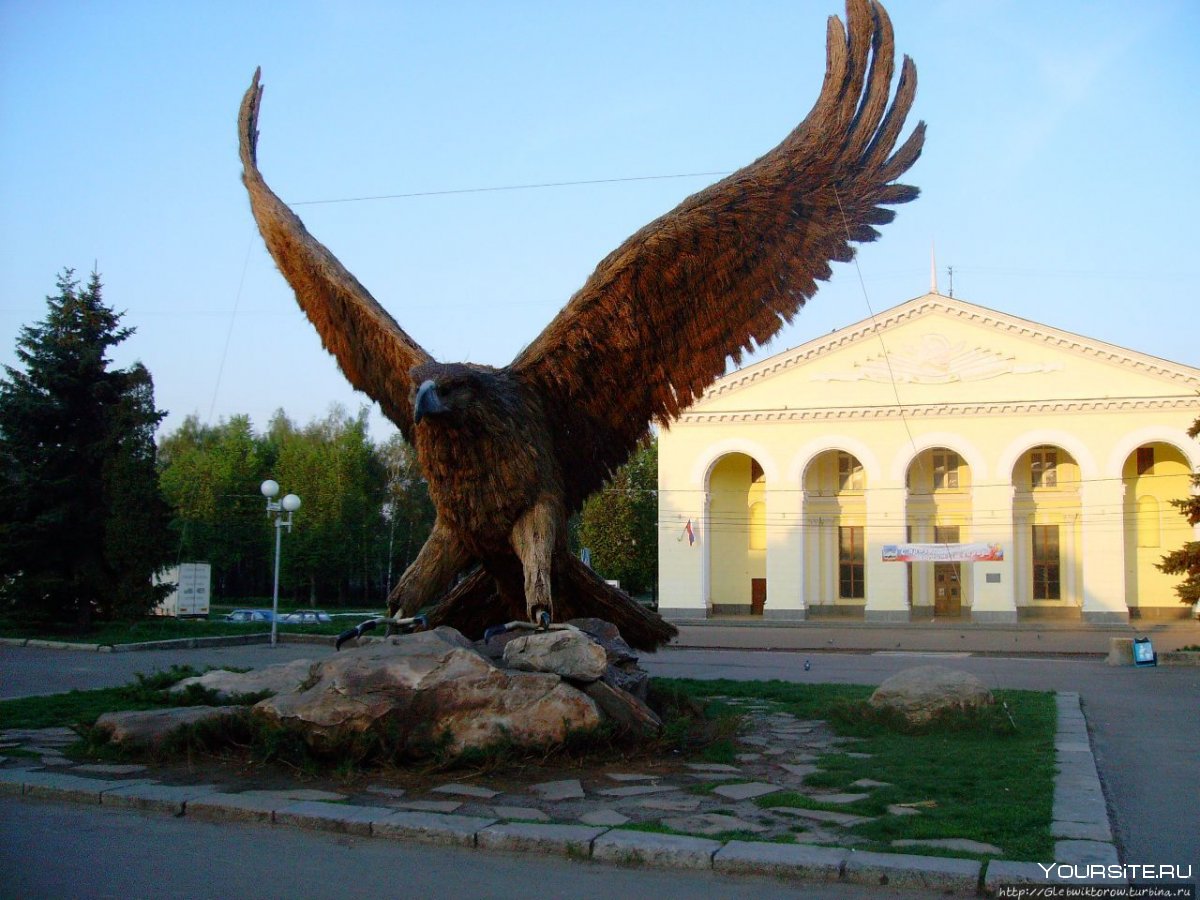 Орел скульптура в городе Орел