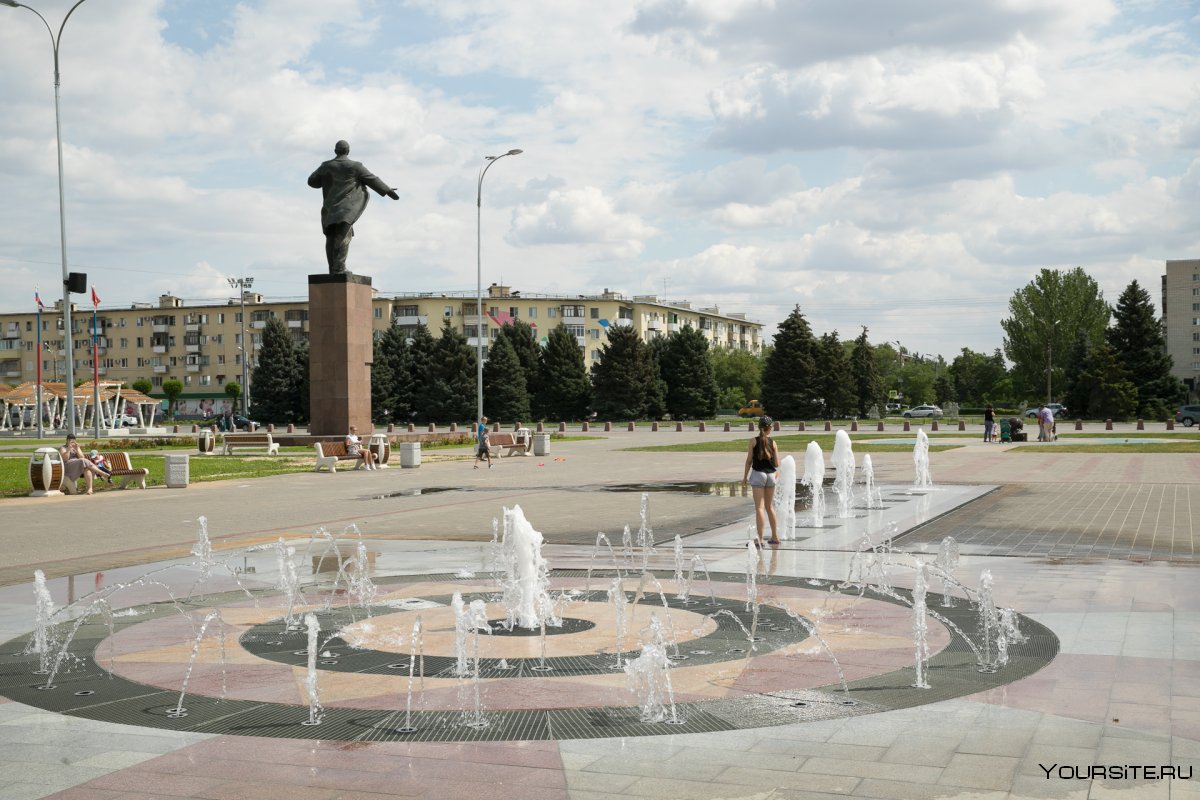 Город Волжский площадь Ленина