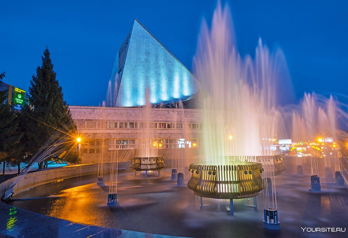 Глобус театр Новосибирск фонтан зимой
