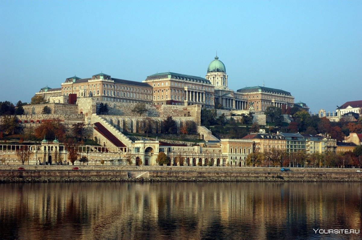 Здание парламента в Венгрии музей