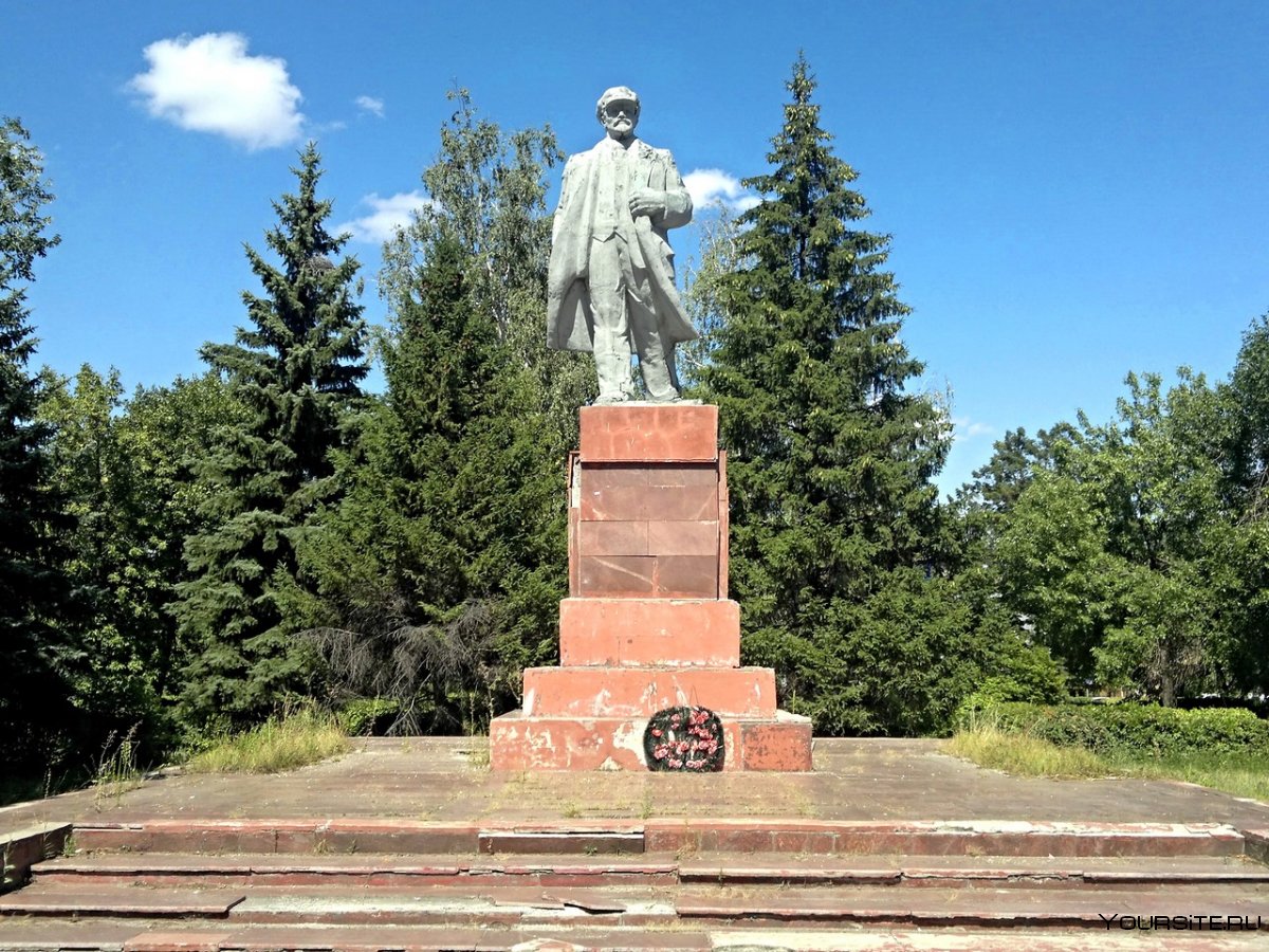 Памятник Ленину в Гуково