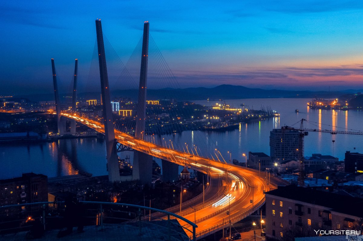 Золотой мост вантовый мост через бухту золотой Рог во Владивостоке