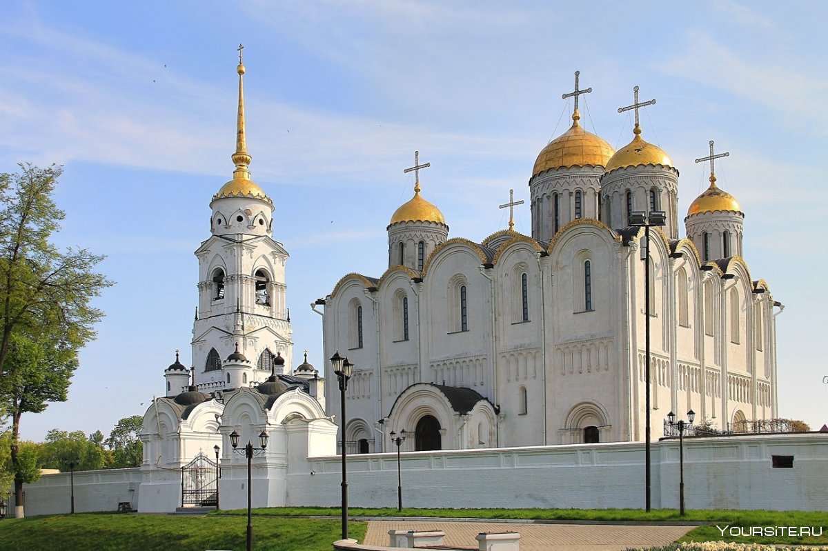 Успенский собор и звонница во Владимире