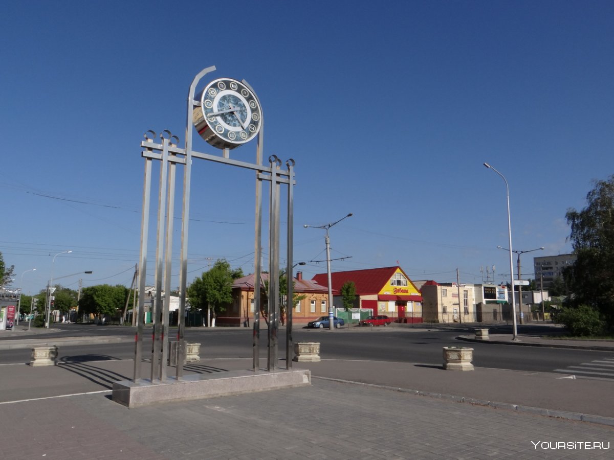 Павлодар достопримечательности часы в Павлодаре