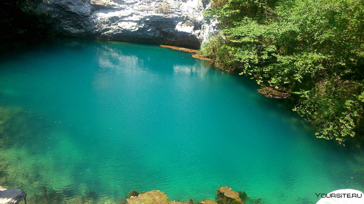 Озеро Рица Абхазия голубое озеро
